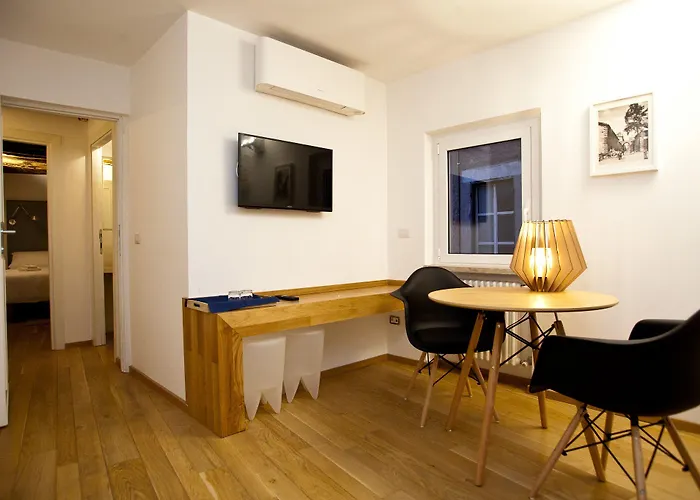 Konukevi Casa Modelli 4*